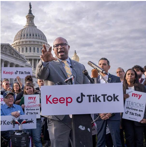美网红集体发声反对国会打压TikTok