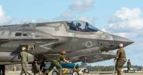 <strong>美F-35战机险被胡塞武装导弹击中</strong>
