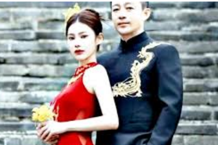 <strong>汪小菲两次结婚都刮大风</strong>