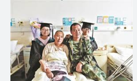 <strong>一张在医院拍的毕业照</strong>