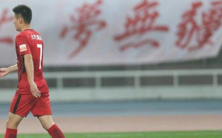 国足上海集训武磊有点跟不上