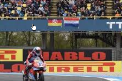 <strong>中国成年人平均每天用手机超109分钟</strong>